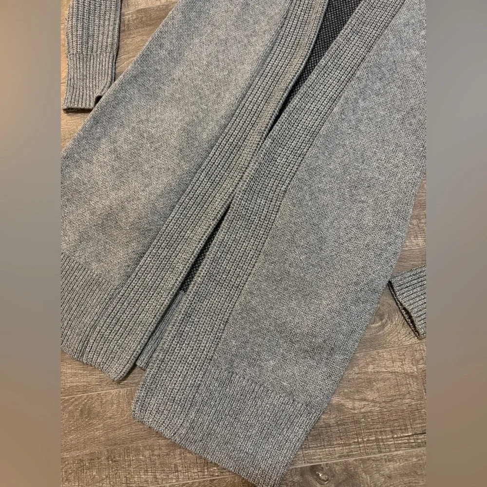 Banana Republic Wolf Cardigan - size XS - Picture 3 of 8